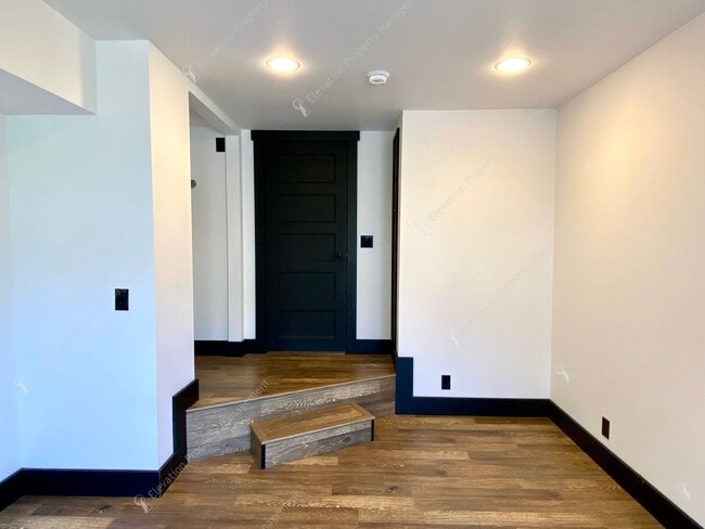 Building Photo - Unfurnished - Charming 3-Bedroom Home in D...