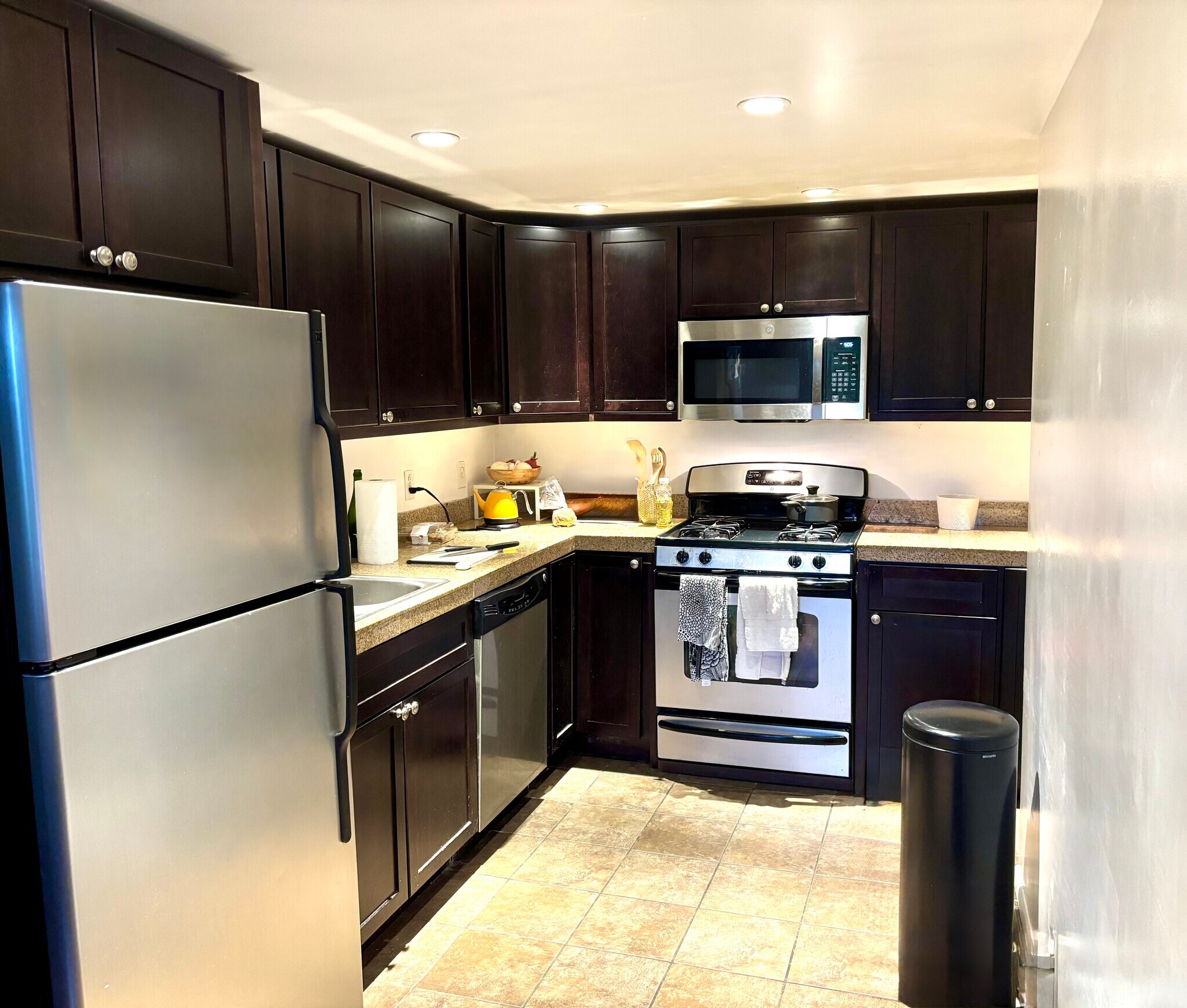 Building Photo - 1640 Lemoyne St