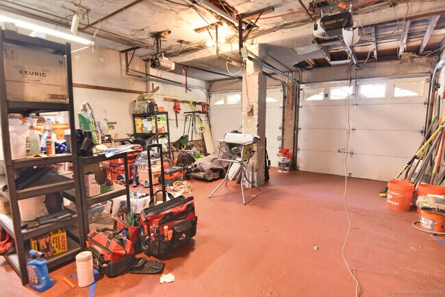 Building Photo - 541 Willow St
