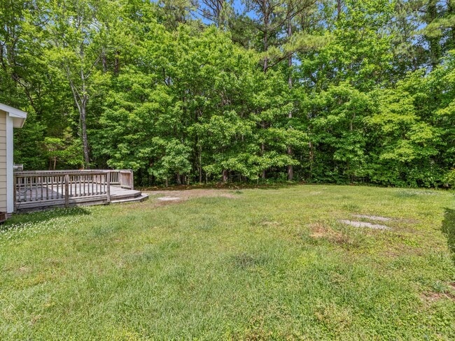 Building Photo - Country Club Area!