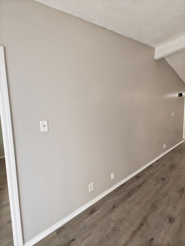 Building Photo - 5512 Lochmoor-