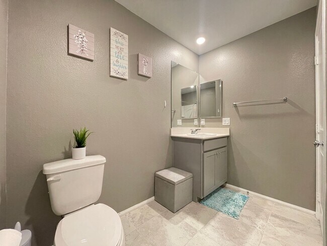 Building Photo - (Fully Furnished) 4 Bedroom + Loft,  3 Full Bath, Gated Community in SouthWest.