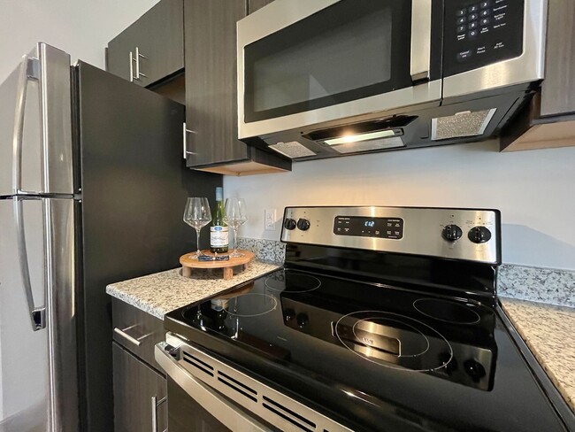 Building Photo - Emilia | 1 Bed 1 Bath | 647 sf