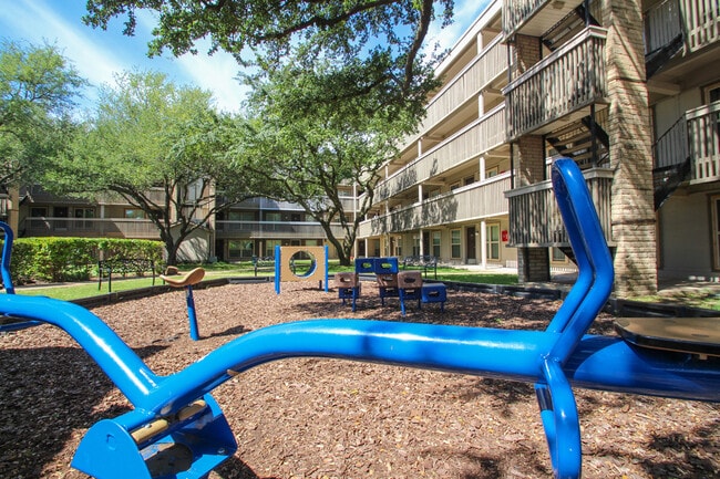 Building Photo - Harvard Square