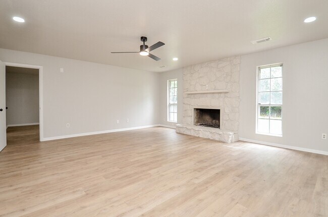Building Photo - 9903 Bromel Station St