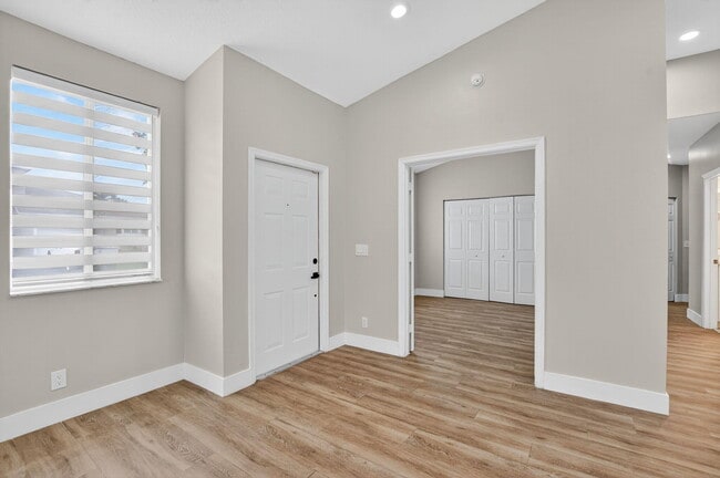 Building Photo - 851 NW 42nd Pl