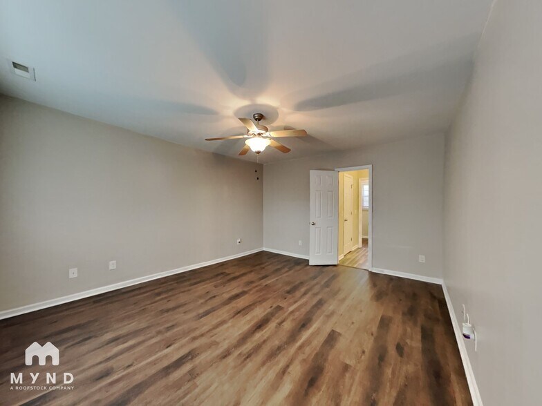 Building Photo - 466 Barewood Dr