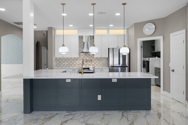 Building Photo - Fully Remodeled 5/4 Art Deco-Inspired Home...