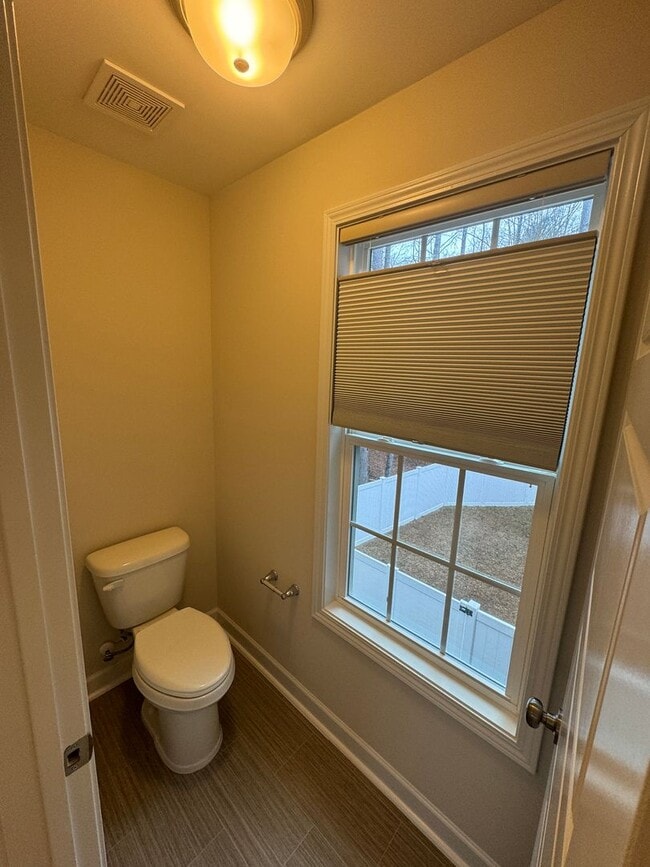 Building Photo - Rental - LIKE NEW!!!!  Absolutely Beautifu...