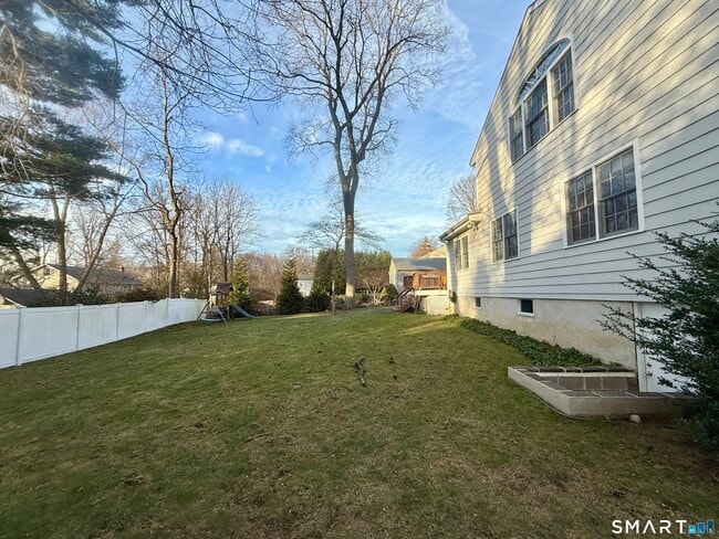 Building Photo - 139 Highland Ave