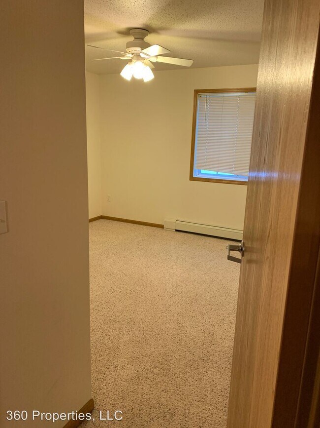 Building Photo - 3515 10th Ave S