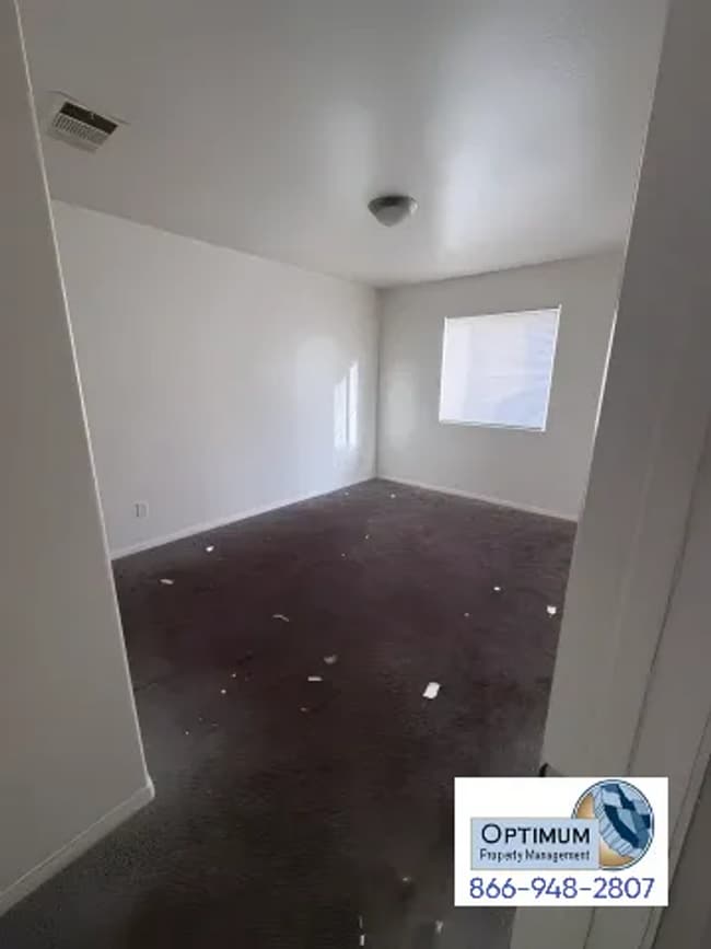 Building Photo - Beautiful 4-bedroom, 3-bathroom two-story home located in a desirable HOA community