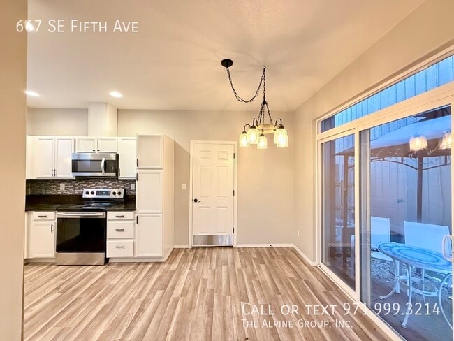 Building Photo - 667 SE Fifth Ave-