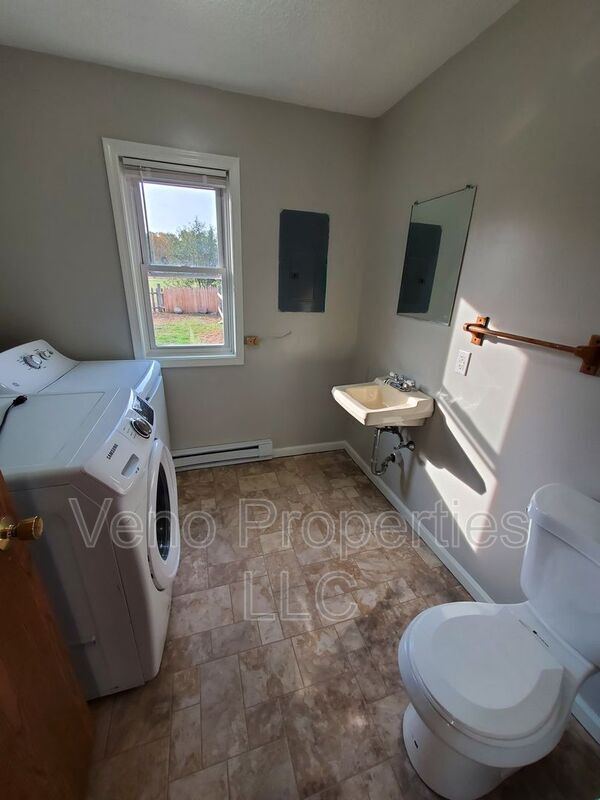 Building Photo - 2016 St Paul Dr