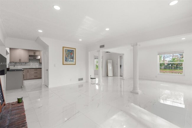 Building Photo - 7601 NW 82nd Terrace