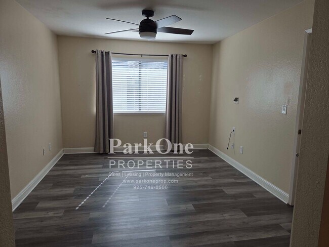 Building Photo - 384 Grovewood Loop N