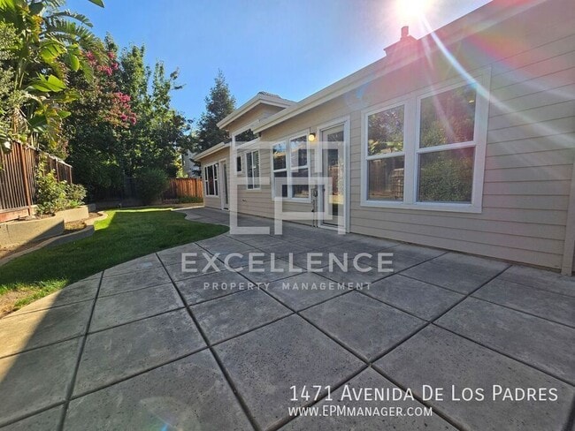 Building Photo - 1471 Avenida De Los Padres