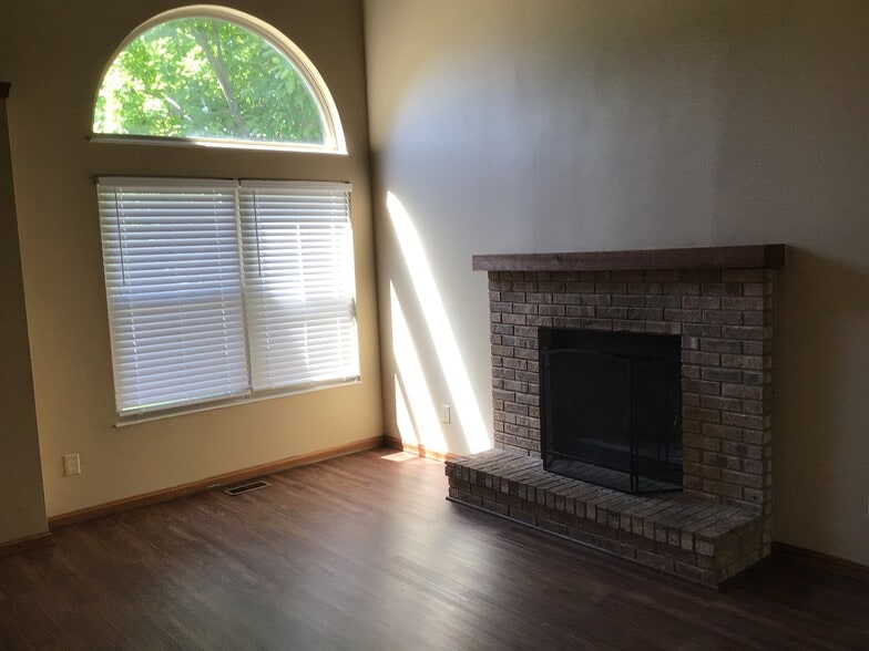 Building Photo - 4705 Norwich Ct