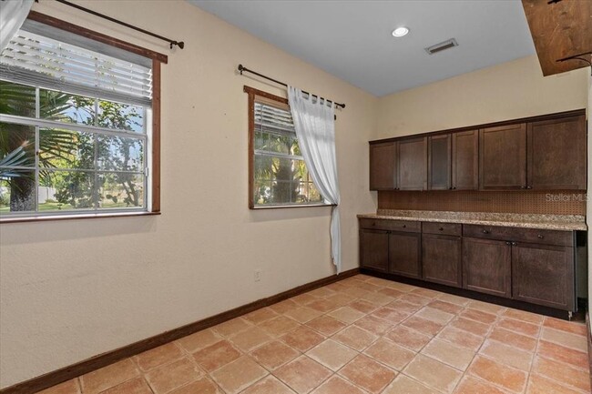 Building Photo - 4301 S Lockwood Ridge Rd