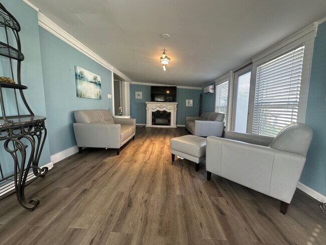 Building Photo - 4404 Echo Springs Dr
