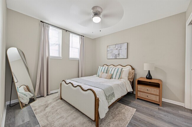 Building Photo - 6635 Queensclub Dr