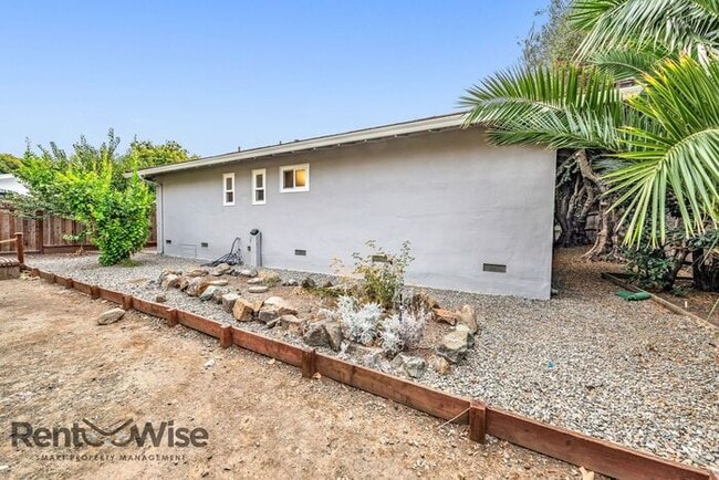 Building Photo - 2080 Helena Way