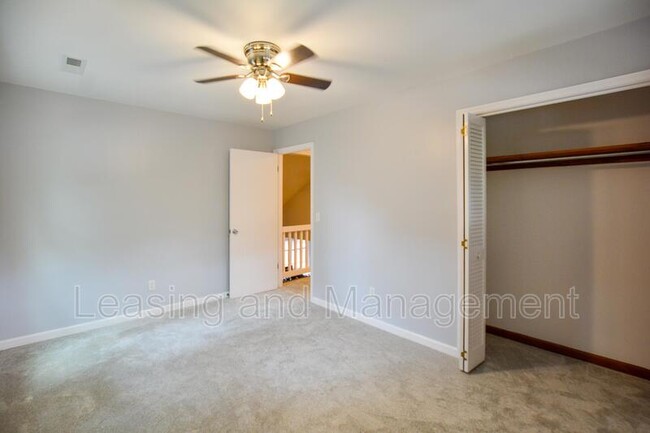 Building Photo - 2156 Forest Lakes Blvd
