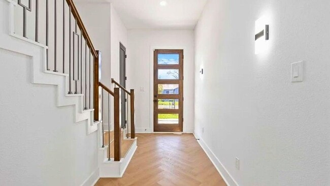 Building Photo - 4117 Shelby Cir