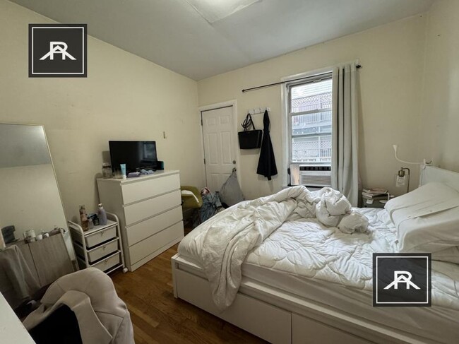 Building Photo - 4 bedroom in Brookline MA 02446