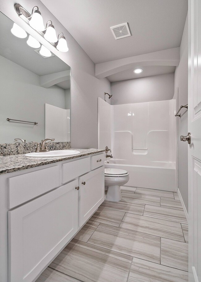 Guest Bathroom - 1121 Tulip St