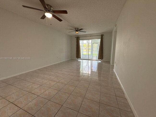 Building Photo - 950 SW 138th Ave