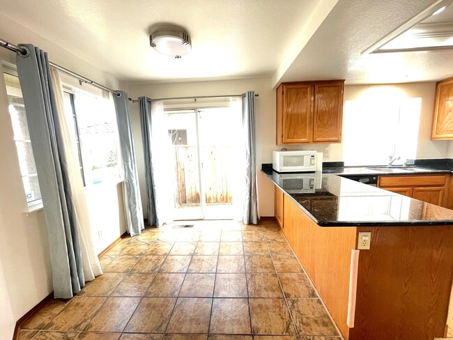 Building Photo - 4176 Bell Common