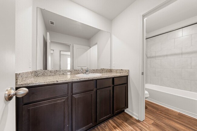 Building Photo - Spacious 4-Bed Home with Island Kitchen & Fenced Yard in Converse – 2,205 Sq Ft!