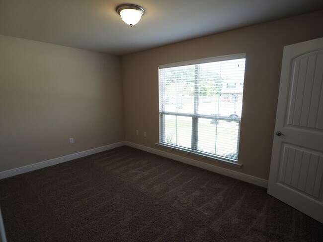 Building Photo - Cozy home in Copperwood Subdivision!