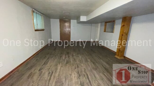 Building Photo - 2 Bedroom, 2 Bathroom Duplex in Raytown, MO