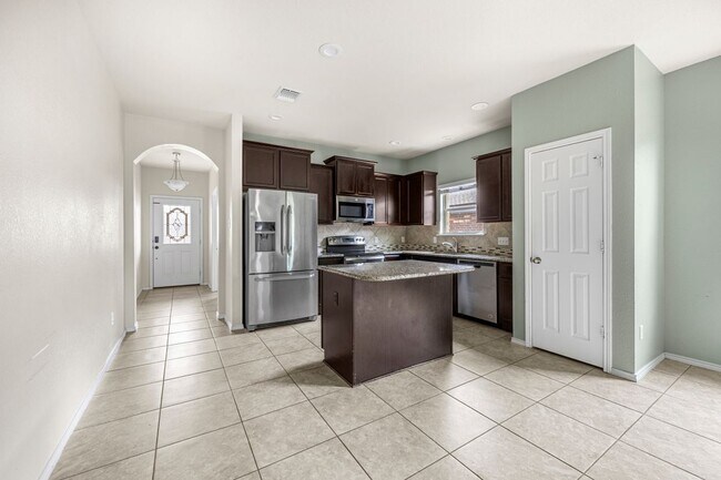 Building Photo - 1414 Fawn Lily Dr
