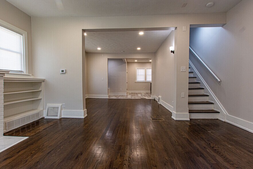 Building Photo - 3812 Dodge St