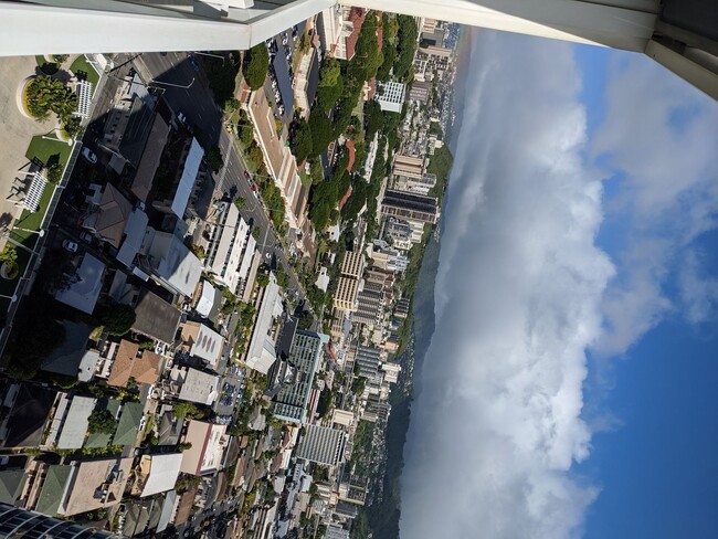 Building Photo - Sweeping 270 degree views from this Moana ...