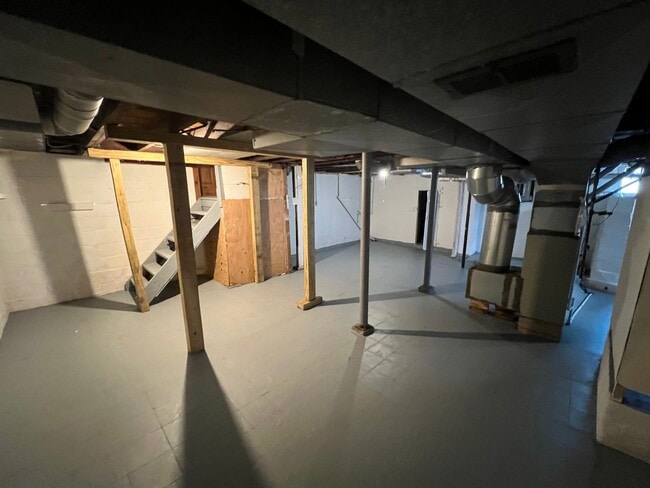 Building Photo - 2527 Sutton Ave