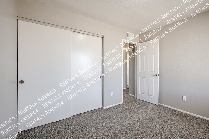 Building Photo - 1453 W Tonopah Dr