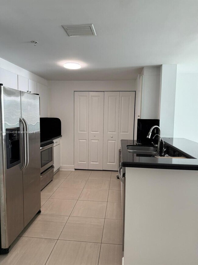 Building Photo - 1250 S Miami Ave