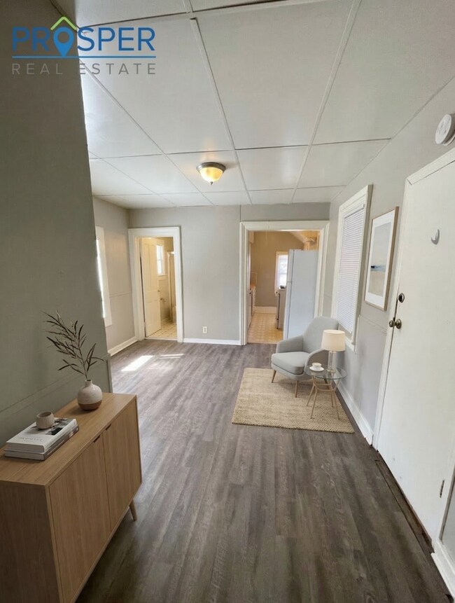 Building Photo - FI1010