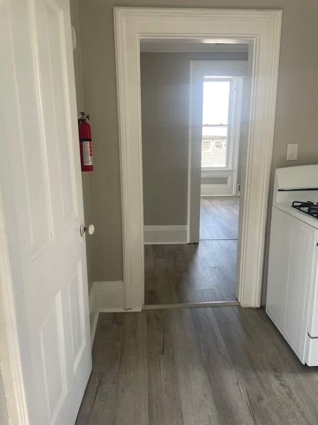 Building Photo - Oakland827