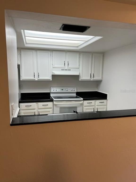 Building Photo - 5745 SW 10th Pl