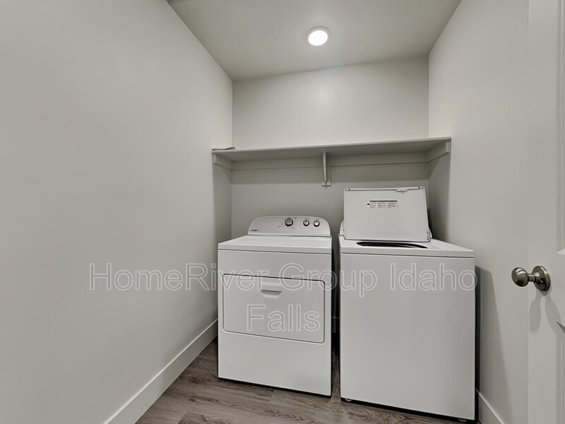 Building Photo - 651 S 2400 W