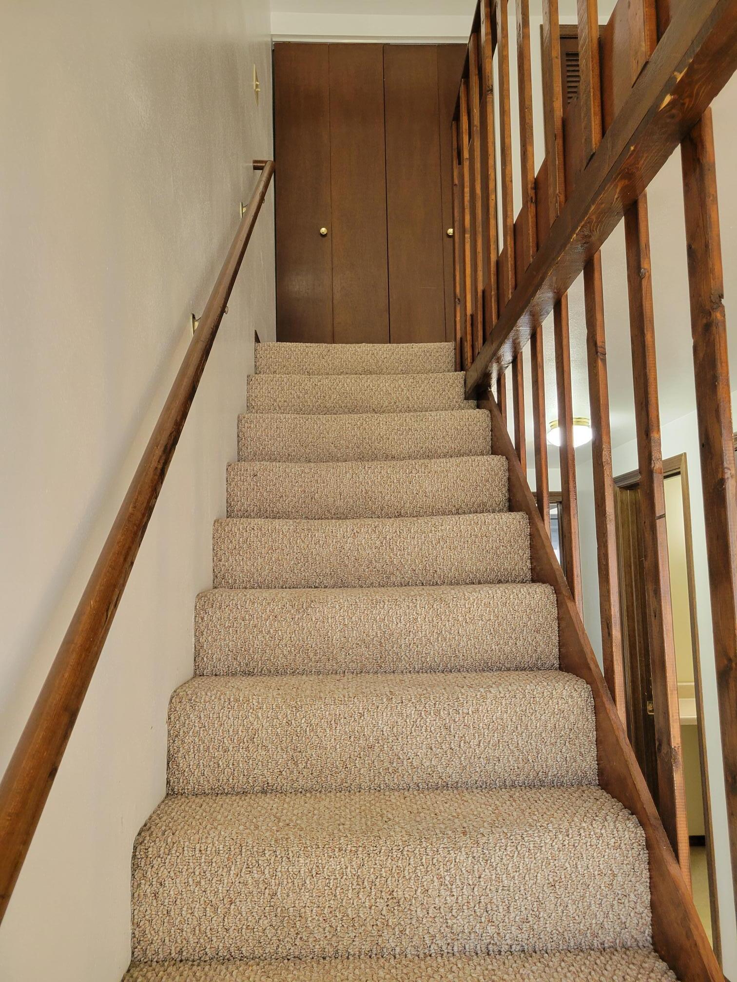 Building Photo - 16 Village Ct