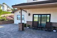 Building Photo - 1620 1/2 York Dr