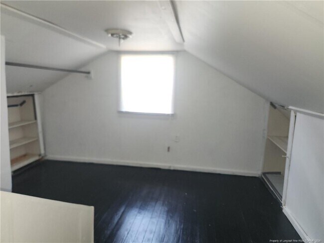 Building Photo - 227 Pinecrest Dr