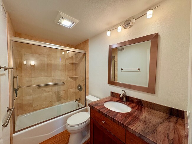 Building Photo - 2 Bedroom Plus Office House in Carlsbad