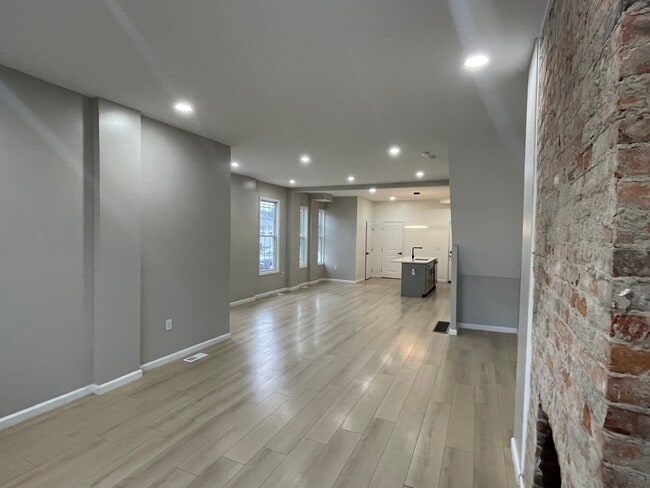 Living room - 805 S 17th St